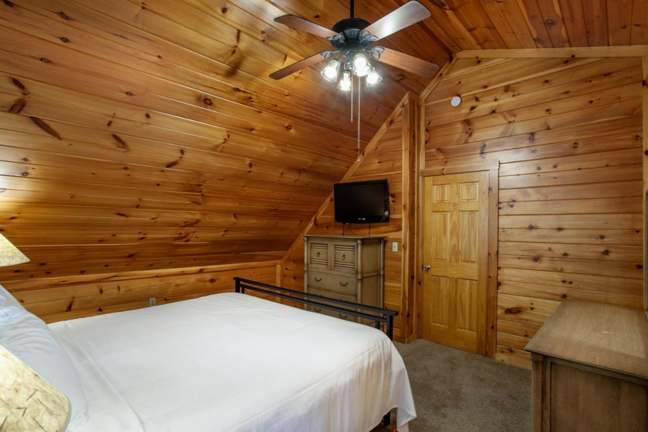Bear Crossing Mtn View Game Room Gatlinburg Exterior photo