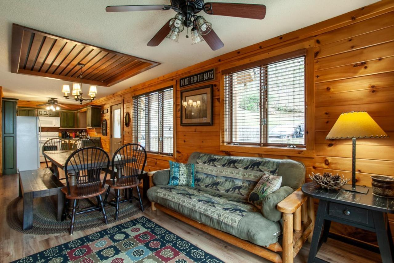 Bear Crossing Mtn View Game Room Gatlinburg Exterior photo