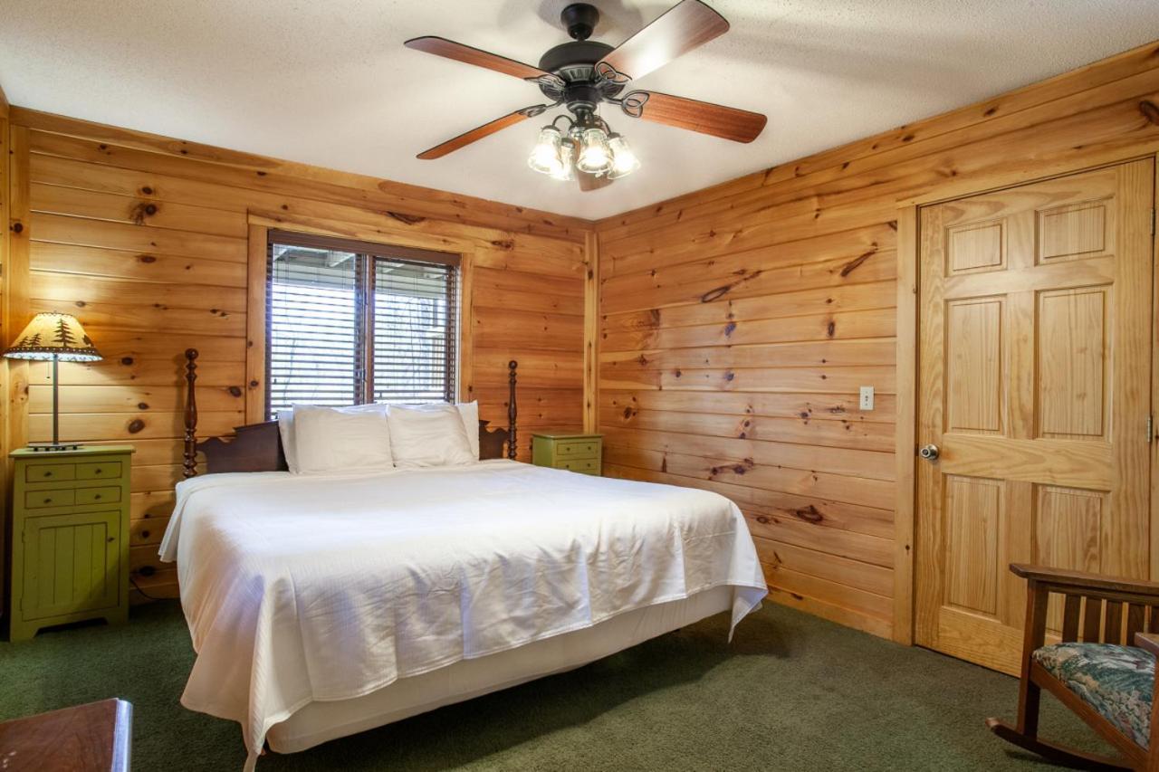 Bear Crossing Mtn View Game Room Gatlinburg Exterior photo